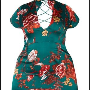 PRETTYLITTLETHING Plus Emerald Green Criss Cross Back Frill Hem Bodycon Dress
